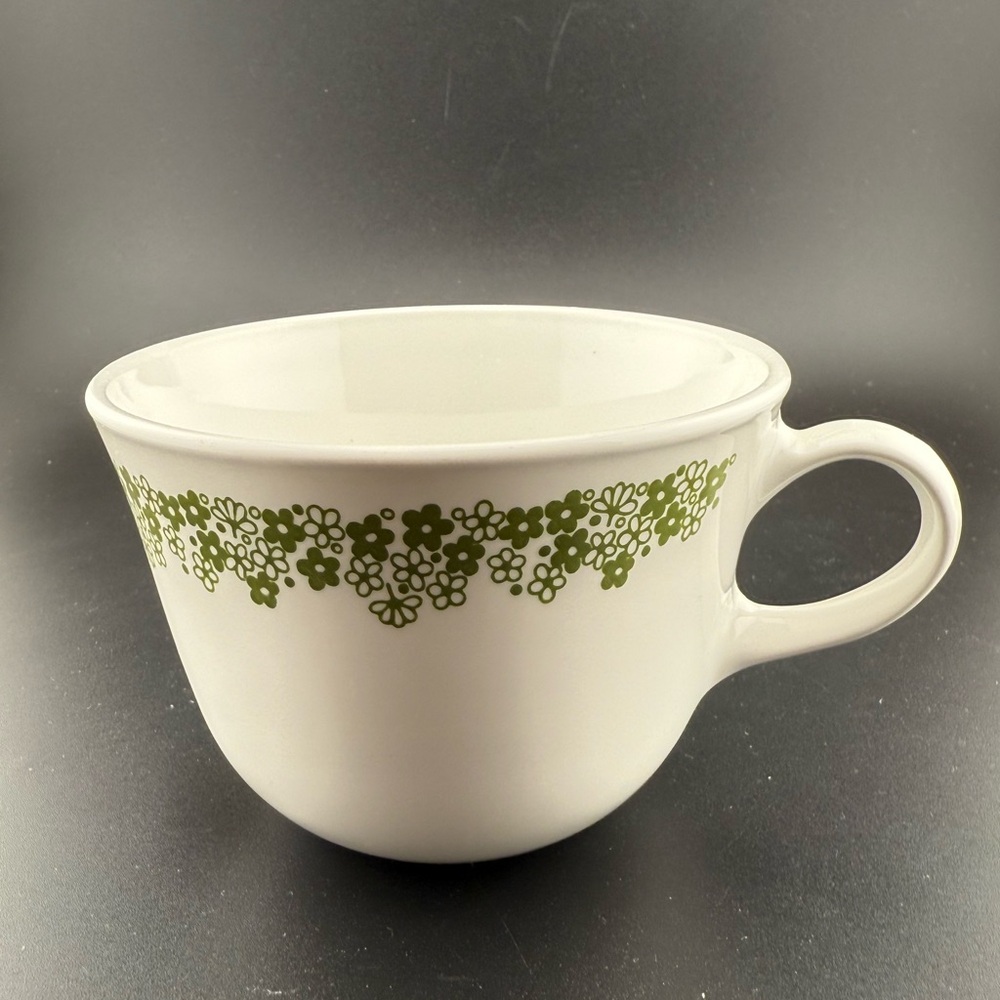 Vintage CRAZY DAISY Coffee Cup Green Flowers Corelle Livingware Corning Set of 7